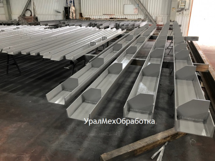 Окрашенные металлические конструкции