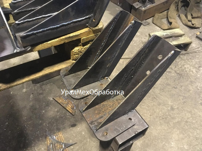 Изготовление кронштейнов по чертежам