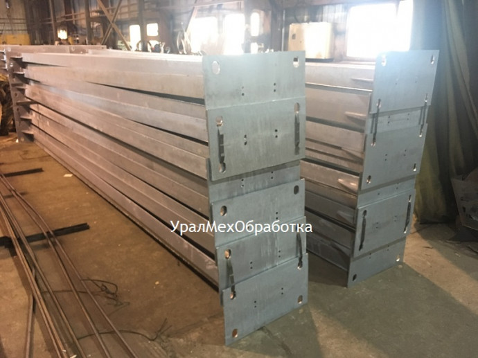 Стойки для ограждающих конструкций